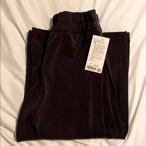 NWT Lululemon Seek Softness Crop